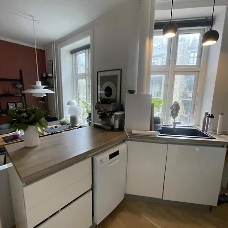 Place To For Couples In Apartment