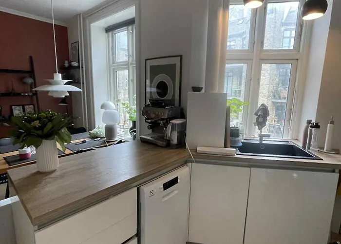 Place To For Couples In Apartment